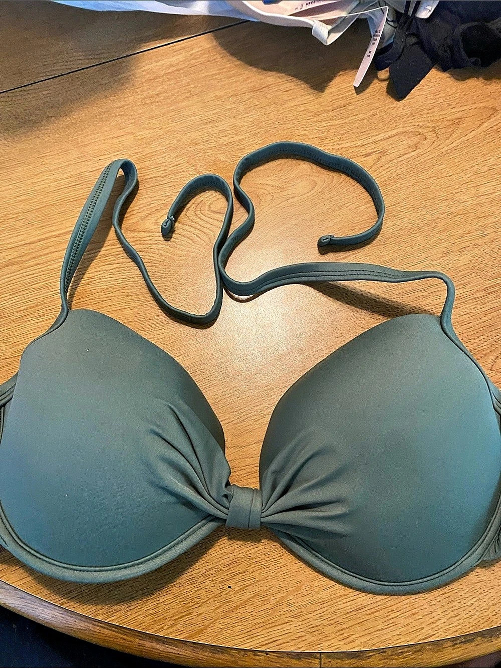 Venus Women's Bikini Top in Green Size 32DDD/36D Like New